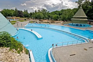The outdoor pools of the cave bath from above