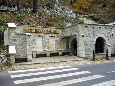 A Szent István-barlang bejárata